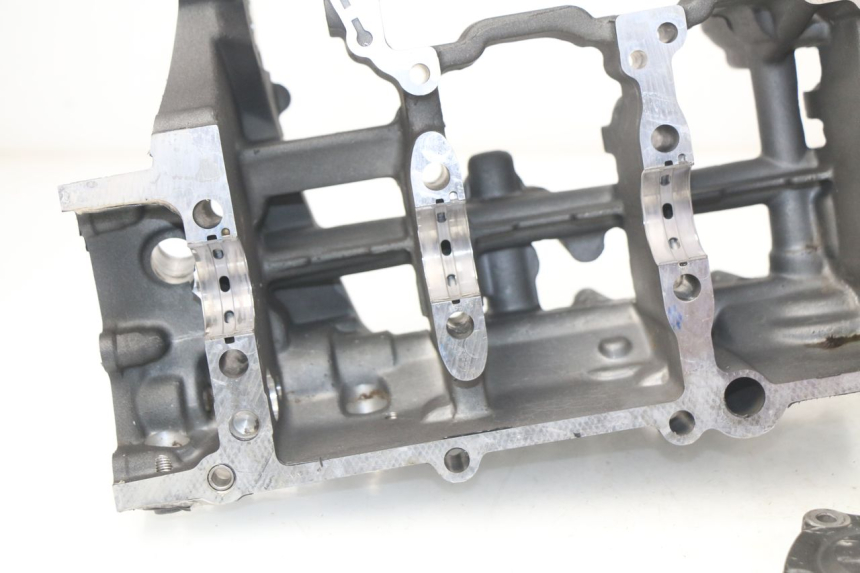 photo de ENGINE CRANKCASE YAMAHA FZ8 800 (2010 - 2016) - Alternative angle