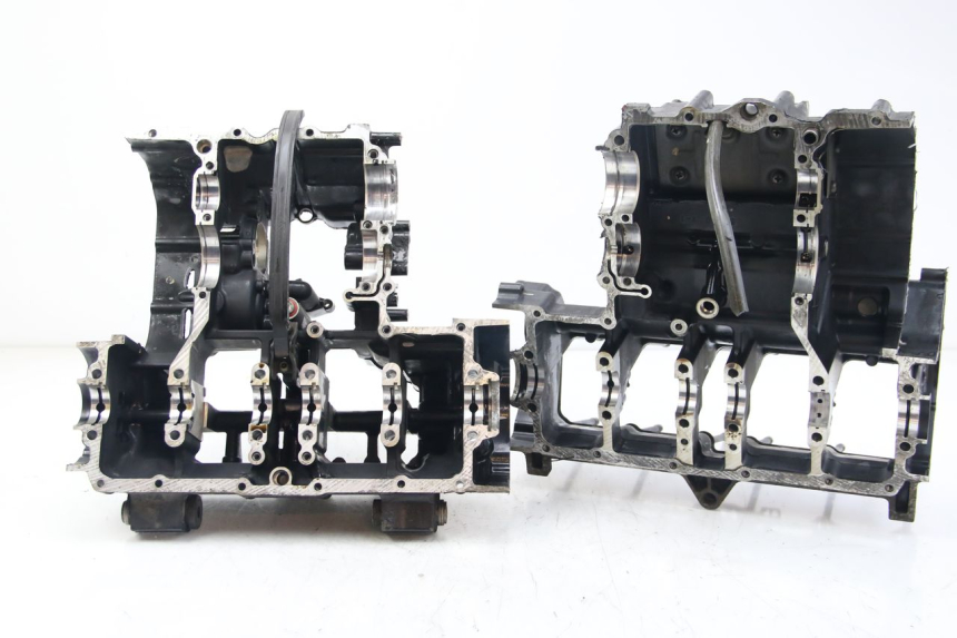 photo de ENGINE LOWER CASING YAMAHA FZS FAZER 600 (2001 - 2003) - Fixing points details