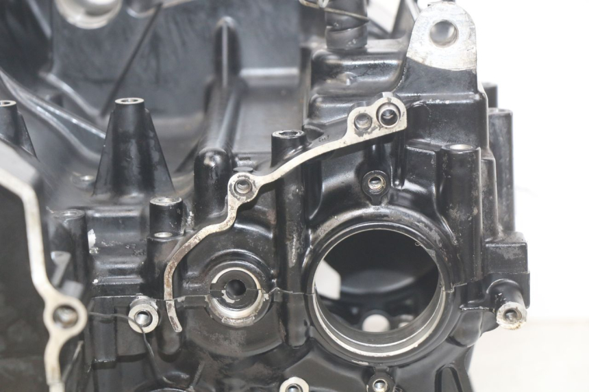 photo de ENGINE BOTTOM CASE YAMAHA FZS FAZER 600 (1998 - 2001) - Additional view of the item