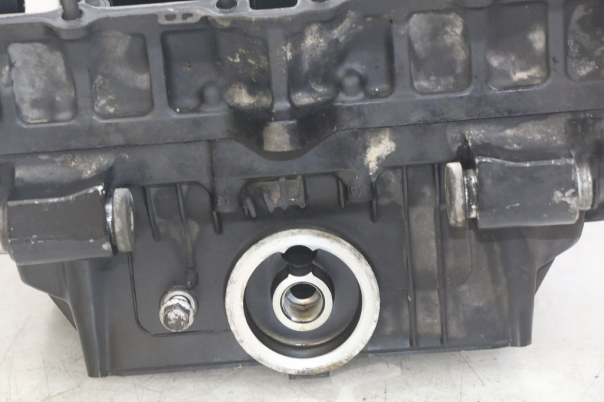 photo de ENGINE BOTTOM CASE YAMAHA FZS FAZER 600 (1998 - 2001) - Surface and material condition