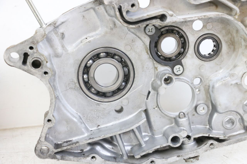 photo de ENGINE CRANKCASE HYOSUNG GF 125 (2001 - 2005) - High-resolution close-up