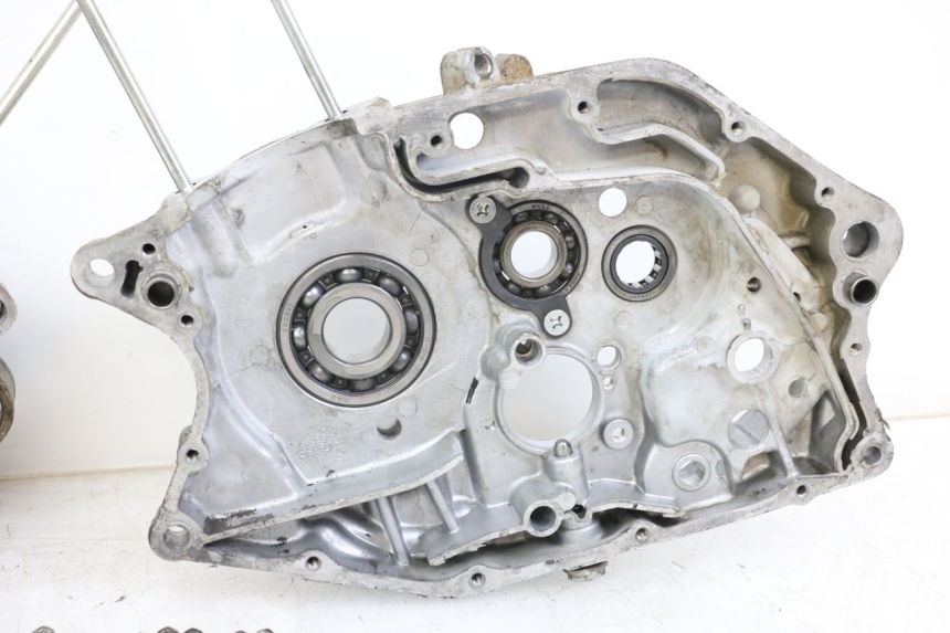 photo de ENGINE CRANKCASE HYOSUNG GF 125 (2001 - 2005) - Detailed visual inspection