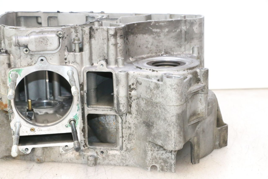 photo de ENGINE CRANKCASE GILERA GP 800 (2007 - 2013) - Alternative perspective