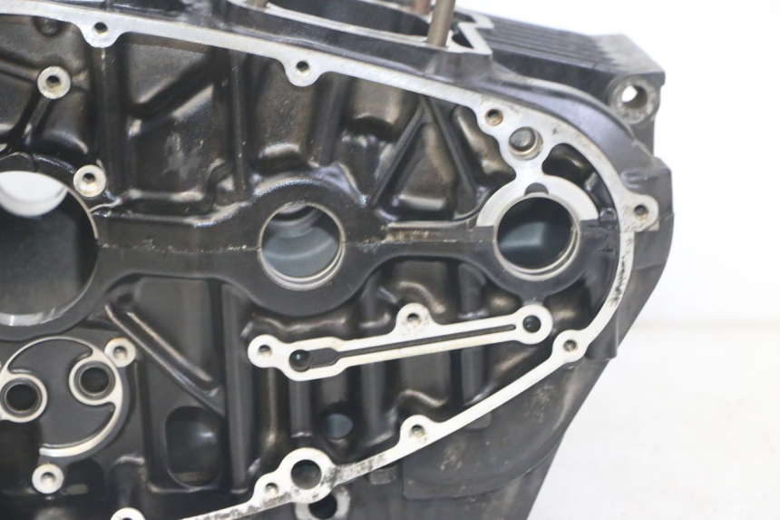 photo de ENGINE CRANKCASE SUZUKI GS GSE 500 (2001 - 2003) - Surface and material condition