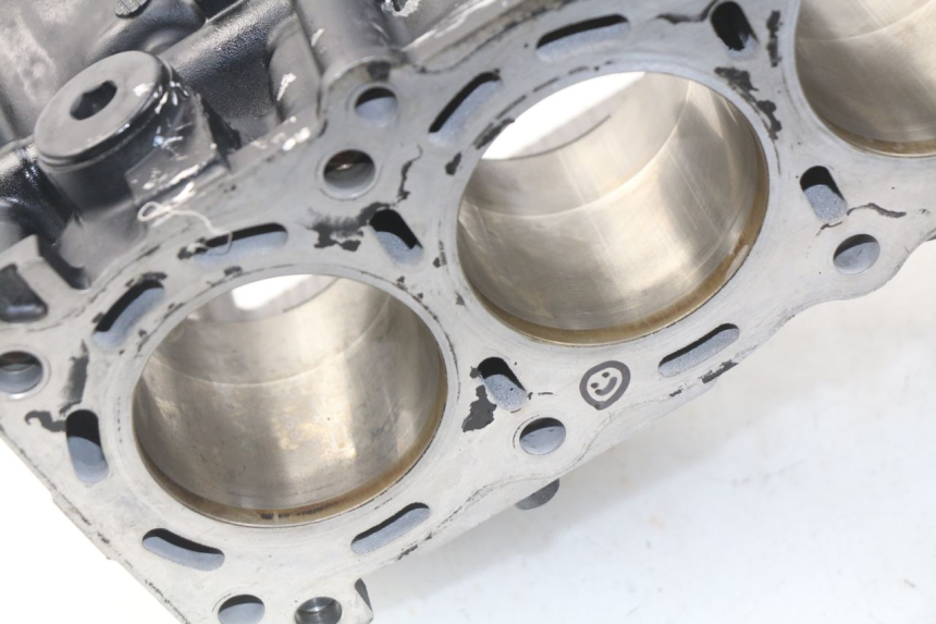 photo de ENGINE CRANKCASE SUZUKI GSR 600 (2005 - 2012) - Component detail