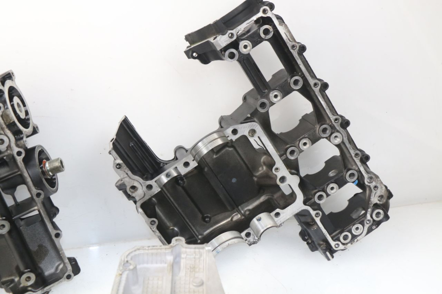 photo de ENGINE CRANKCASE SUZUKI GSR 600 (2005 - 2012) - Markings and original references