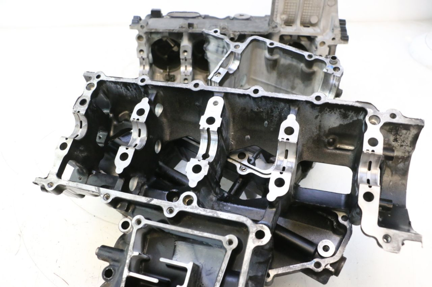 photo de ENGINE CRANKCASE SUZUKI GSR 600 (2005 - 2012) - Additional view of the item