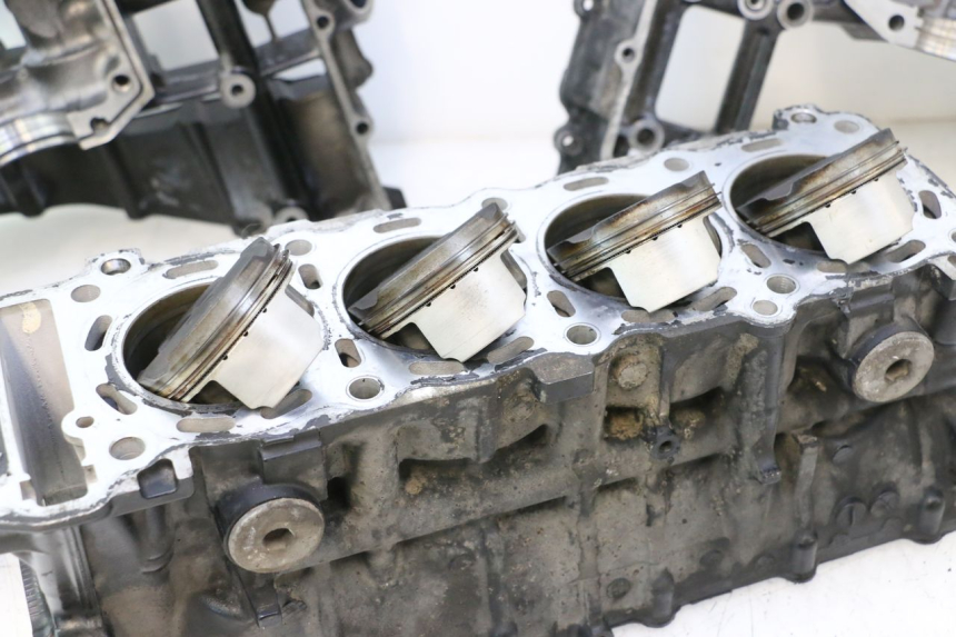 photo de ENGINE CRANKCASE SUZUKI GSR 600 (2005 - 2012) - Zoom on usage condition