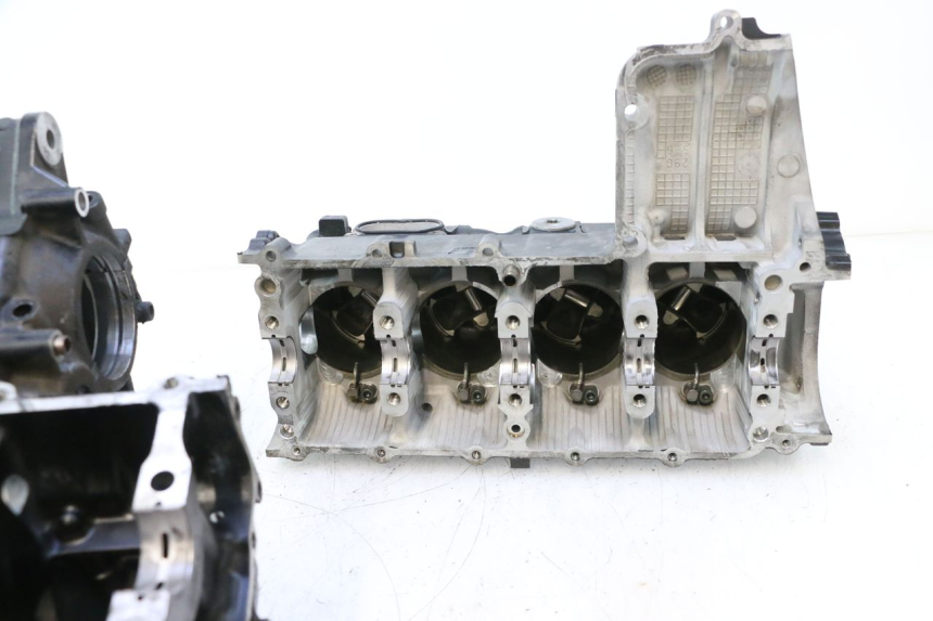 photo de ENGINE CRANKCASE SUZUKI GSR 600 (2005 - 2012) - Surface and material condition