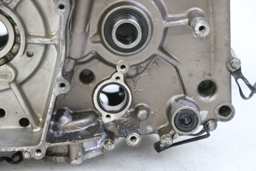photo de ENGINE CRANKCASE HYOSUNG GTR 125 (2006 - 2008) - Surface and material condition