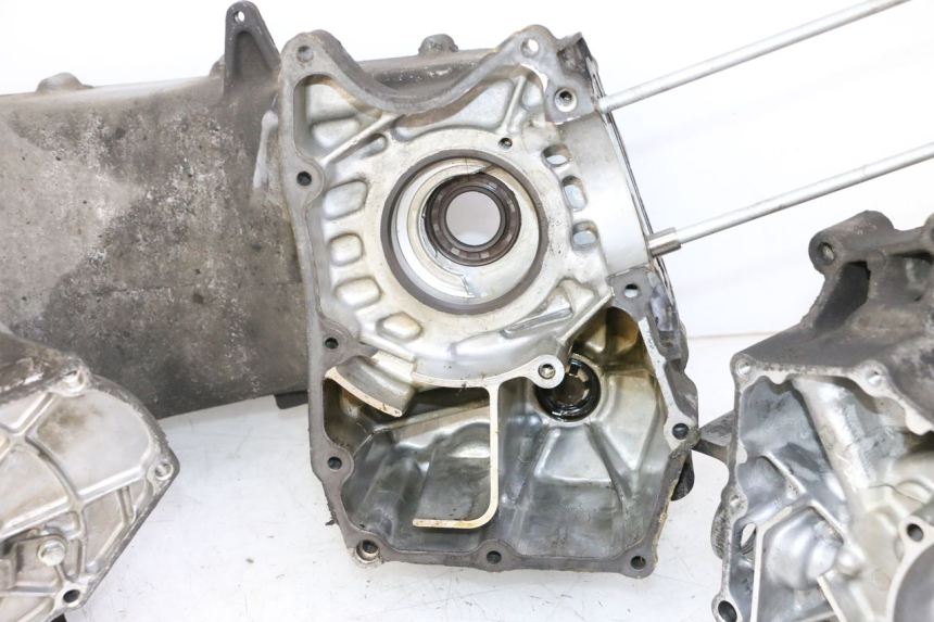 photo de ENGINE CRANKCASE DAELIM HISTORY 125 (2001 - 2002) - Checked used part