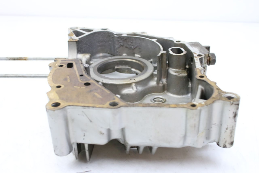 photo de ENGINE LOWER CASING SYM HUSKY 125 (1999 - 2005) - Alternative perspective