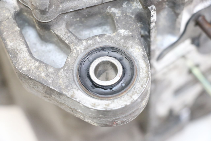 photo de ENGINE LOWER CASING SYM JET 14 4T 50 (2018 - 2022) - High-resolution close-up