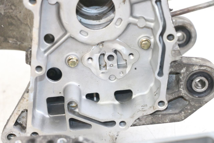 photo de ENGINE LOWER CASING SYM JET 14 4T 50 (2018 - 2022) - Detailed visual inspection