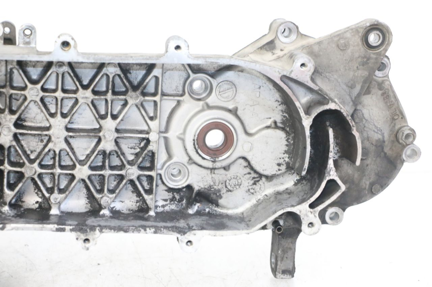 photo de ENGINE LOWER CASING SYM JET 14 4T 50 (2018 - 2022) - Technical close-up