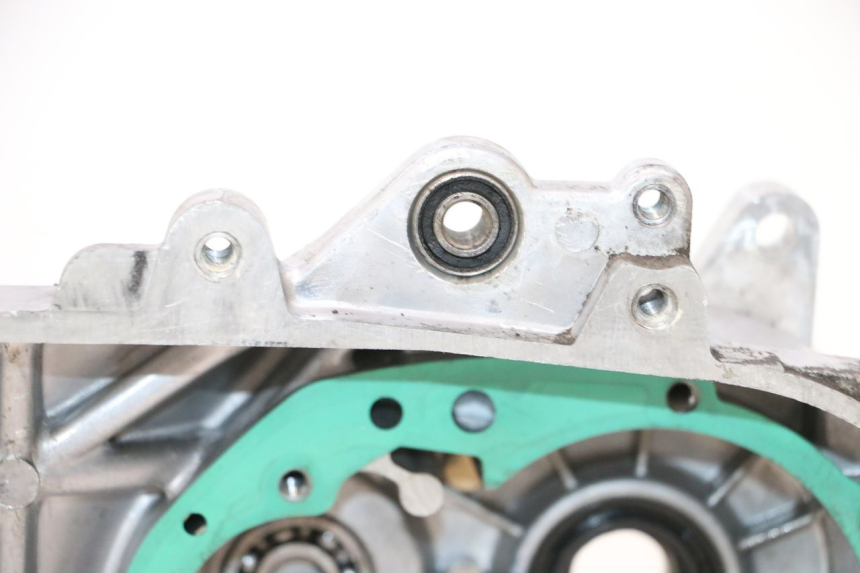 photo de ENGINE CRANKCASE PEUGEOT KISBEE 2T 50 (2018 - 2022) - Focus on structure