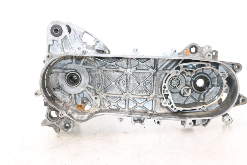 photo de ENGINE CRANKCASE PEUGEOT KISBEE 2T 50 (2010 - 2017) - Distinctive features