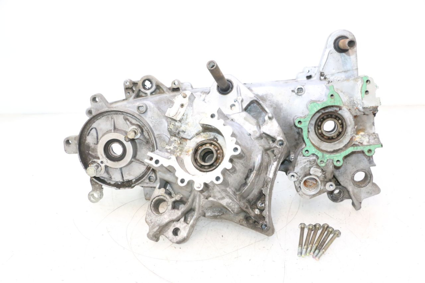 photo de ENGINE CRANKCASE PEUGEOT KISBEE 2T 50 (2010 - 2017) - Focus on structure