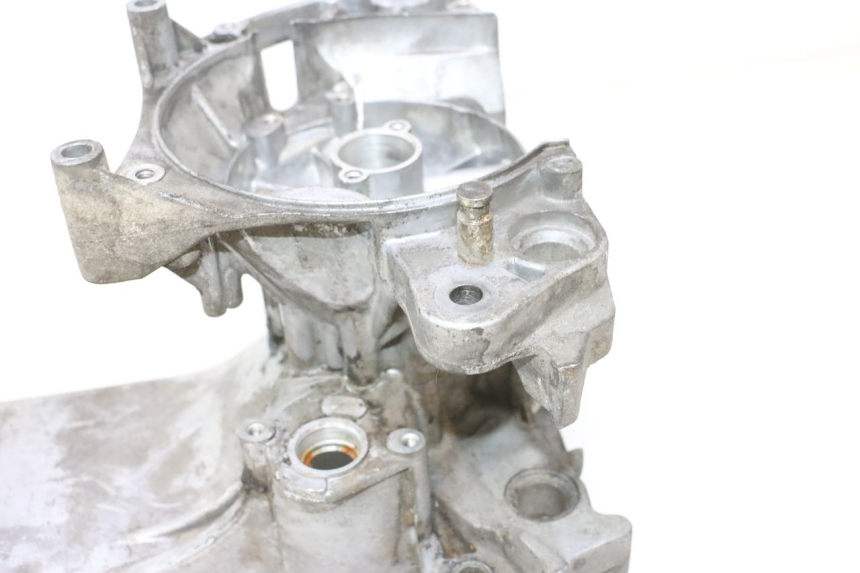 photo de ENGINE CRANKCASE PEUGEOT KISBEE 2T 50 (2010 - 2017) - Alternative perspective