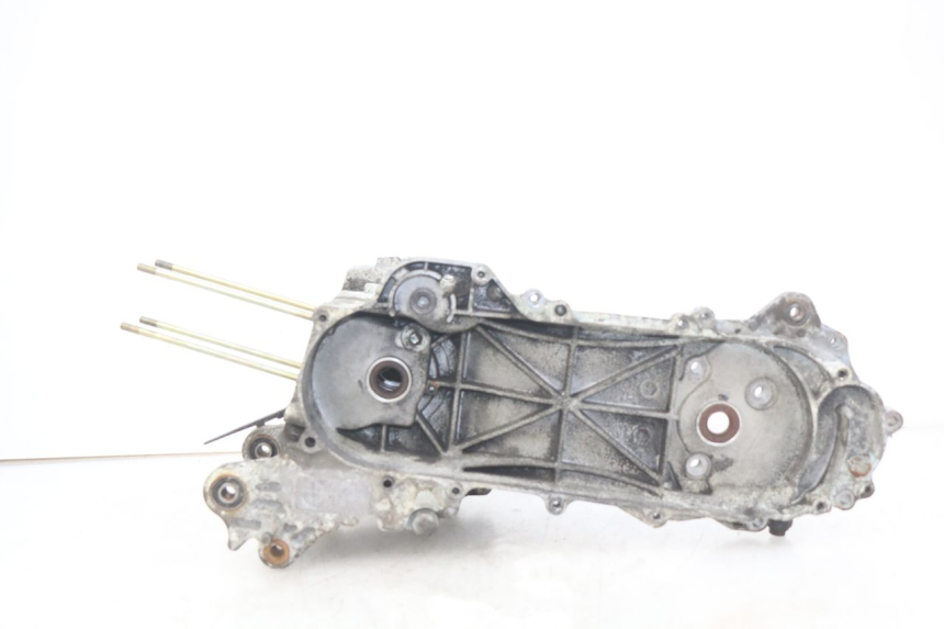 photo de ENGINE LOWER CASING PEUGEOT KISBEE 4T 50 (2018 - 2022) - Main view