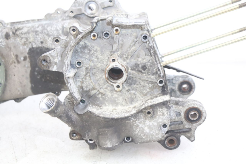 photo de ENGINE LOWER CASING PEUGEOT KISBEE 4T 50 (2018 - 2022) - Distinctive features