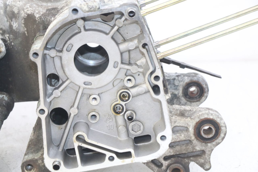 photo de ENGINE LOWER CASING PEUGEOT KISBEE 4T 50 (2018 - 2022) - Supplementary product photo
