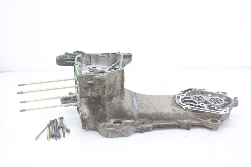 photo de ENGINE BOTTOM CASE PEUGEOT KISBEE 4T 50 (2010 - 2017) - Alternative perspective