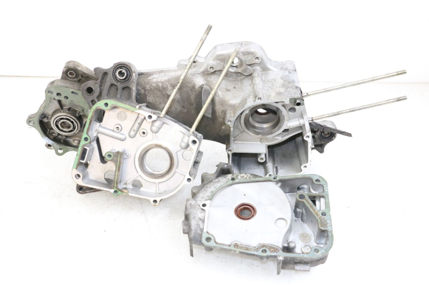 photo de ENGINE LOWER CASING PEUGEOT KISBEE 4T 50 (2018 - 2022) - Component zoom