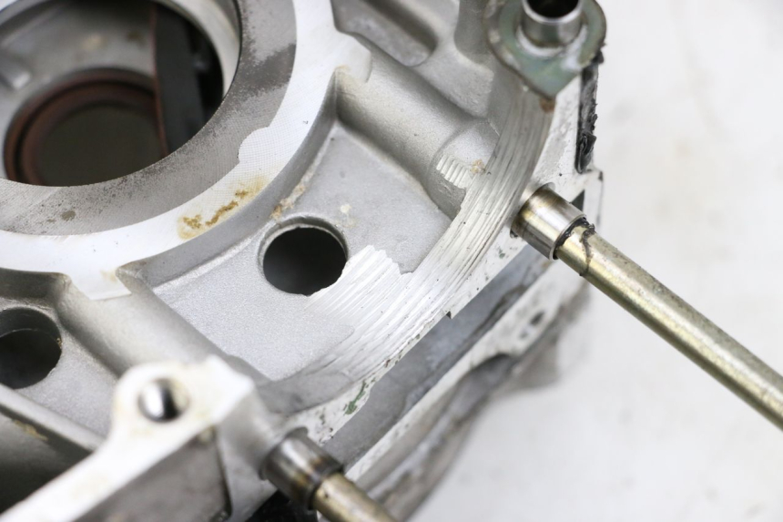 photo de ENGINE LOWER CASING PEUGEOT KISBEE 4T 50 (2018 - 2022) - Focus on structure