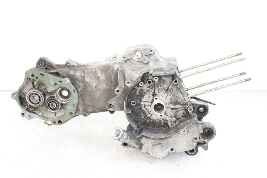 photo de ENGINE LOWER CASING PEUGEOT KISBEE 4T 50 (2018 - 2022) - Alternative perspective