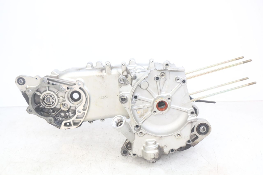 photo de ENGINE LOWER CASING SYM MIO 50 (2011 - 2017) - High-resolution close-up