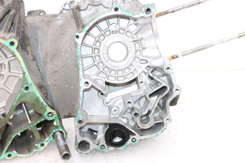 photo de ENGINE CRANKCASE PIAGGIO MP3 LT 300 (2010 - 2016) - Alternative perspective