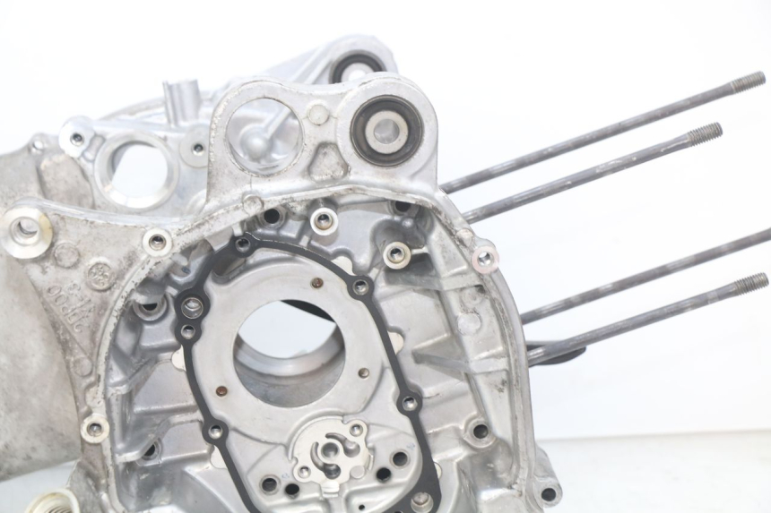 photo de ENGINE LOWER CASING YAMAHA N-MAX NMAX 125 (2017 - 2020) - Component zoom