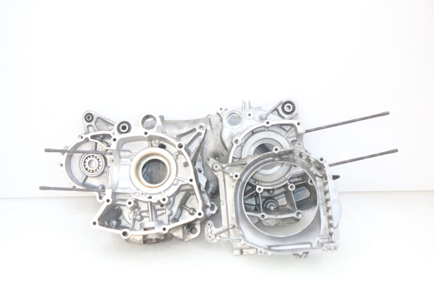 photo de ENGINE LOWER CASING YAMAHA N-MAX NMAX 125 (2017 - 2020) - Alternative angle