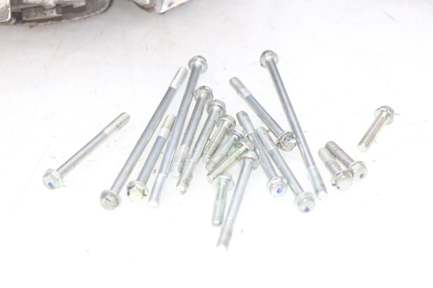 photo de ENGINE LOWER CASING YAMAHA N-MAX NMAX 125 (2017 - 2020) - Used quality zoom