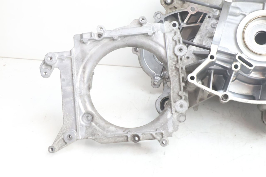 photo de ENGINE CRANKCASE YAMAHA N-MAX NMAX 125 (2021 - 2024) - Distinctive features