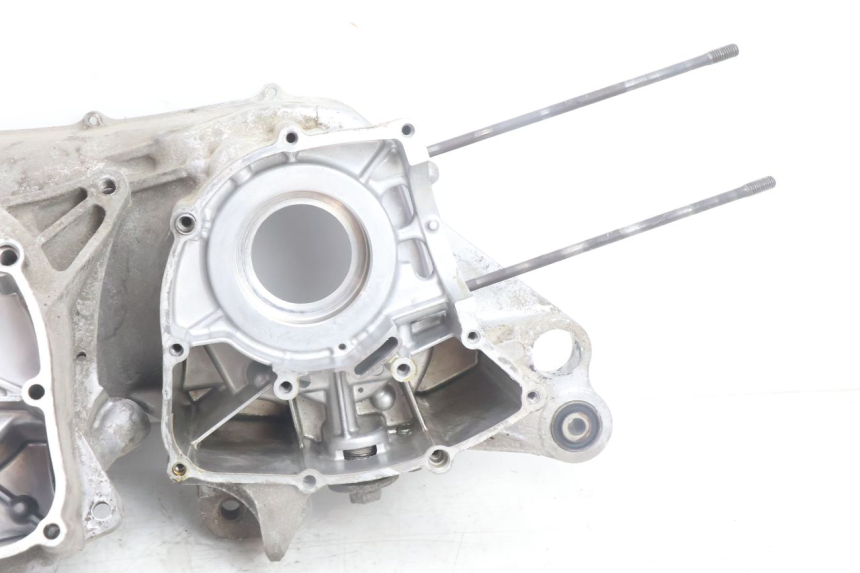 photo de ENGINE CRANKCASE YAMAHA N-MAX NMAX 125 (2021 - 2024) - High-resolution close-up