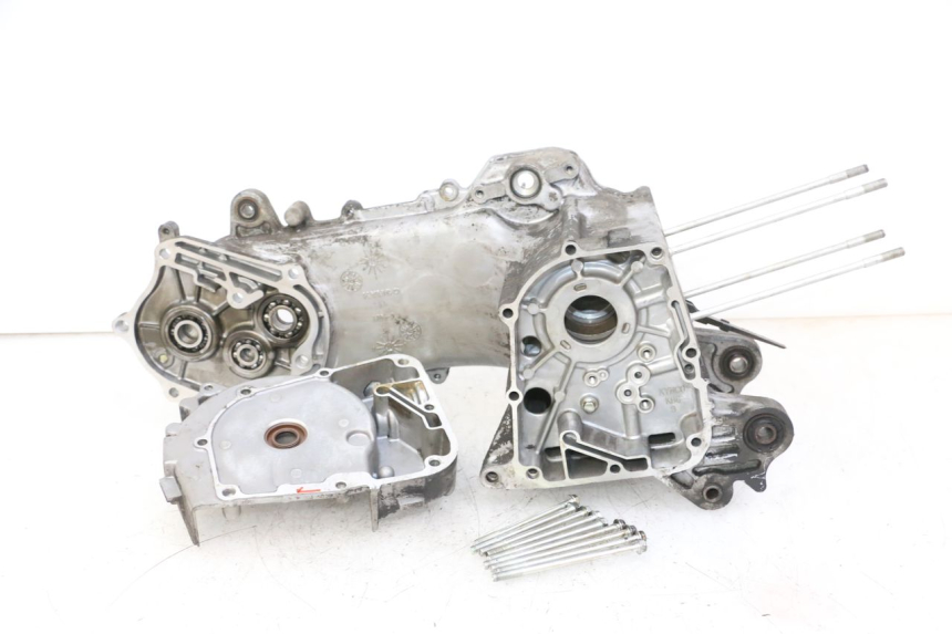photo de ENGINE CRANKCASE KYMCO LIKE 4T 50 (2019 - 2025) - Alternative angle