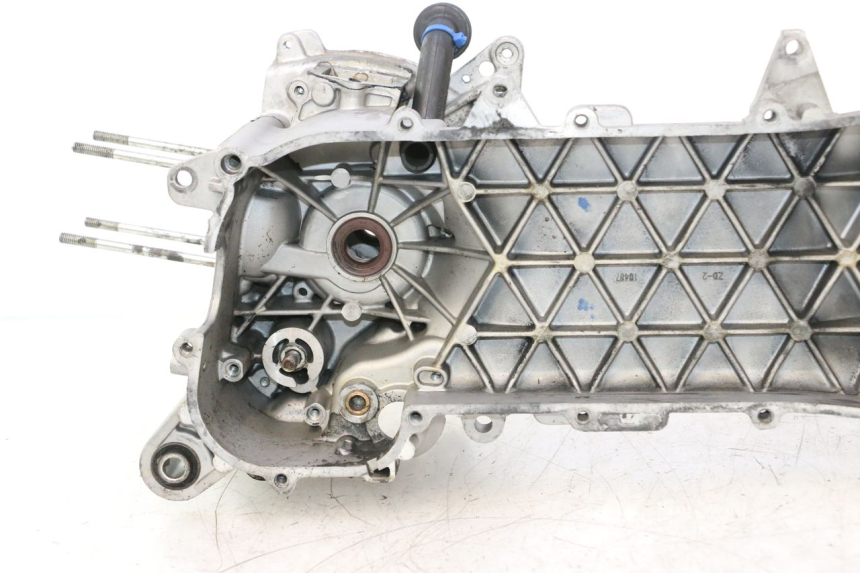 photo de ENGINE LOWER CASING PIAGGIO NEW TYPHOON 50 (2018 - 2021) - High-resolution close-up
