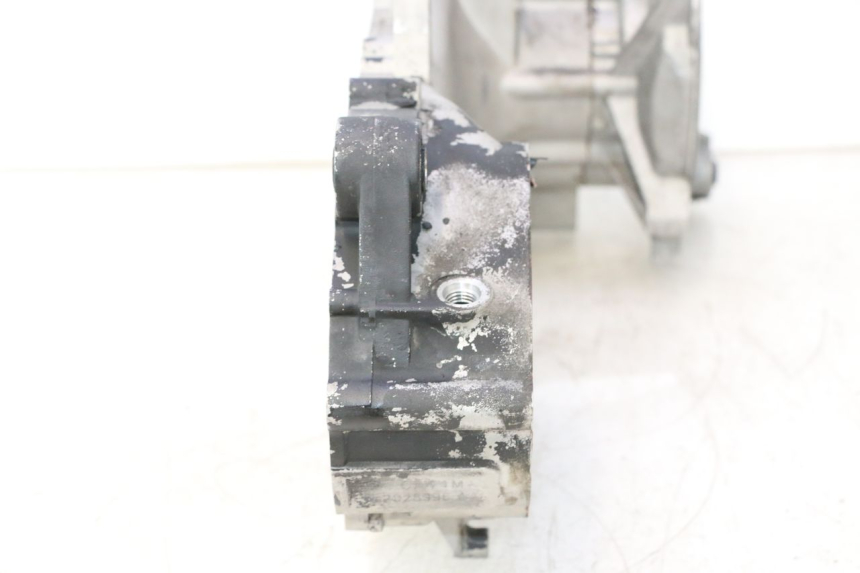 photo de ENGINE LOWER CASING PIAGGIO NEW TYPHOON 50 (2018 - 2021) - High-resolution close-up