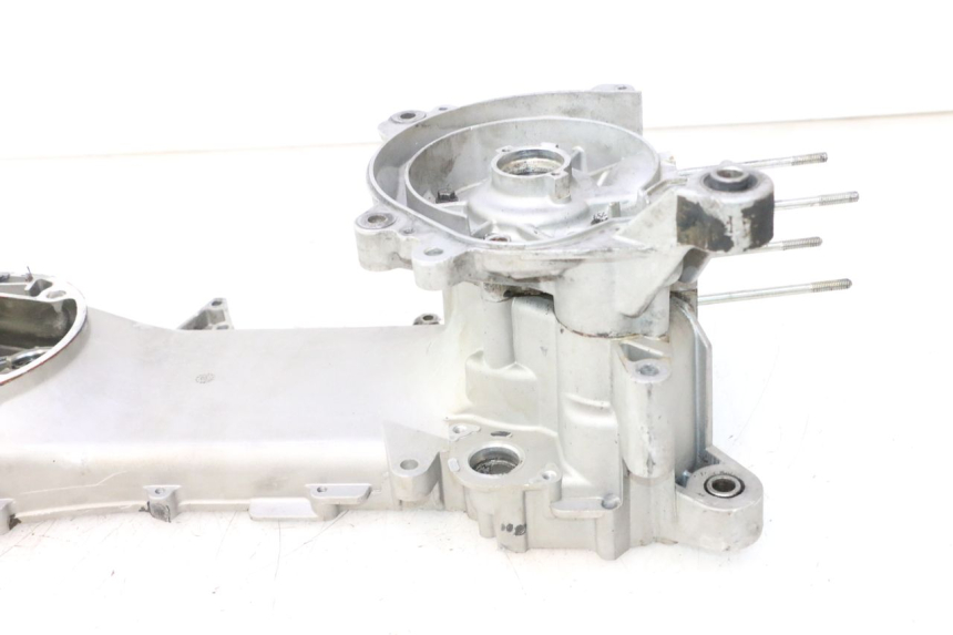 photo de ENGINE LOWER CASING PIAGGIO NEW TYPHOON 50 (2018 - 2021) - Alternative angle