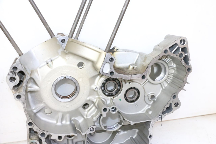 photo de ENGINE CRANKCASE HONDA NTV DEAUVILLE 650 (2001 - 2006) - Alternative angle