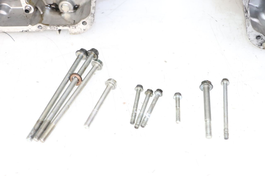 photo de ENGINE CRANKCASE HONDA NTV DEAUVILLE 650 (2001 - 2006) - Spare part profile view