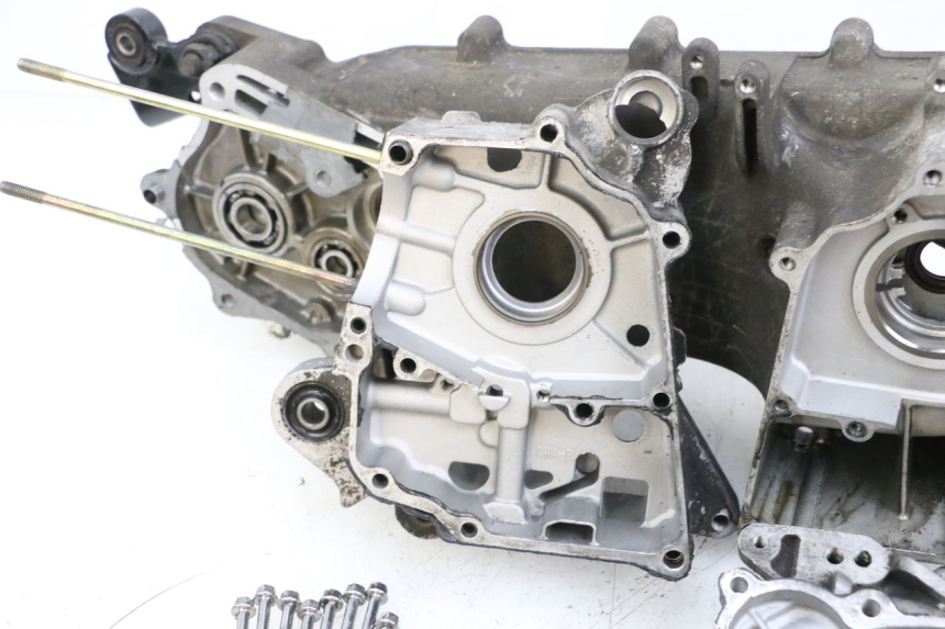 photo de ENGINE LOWER CASING SYM ORBIT III 3 4T 50 (2018 - 2021) - Alternative perspective