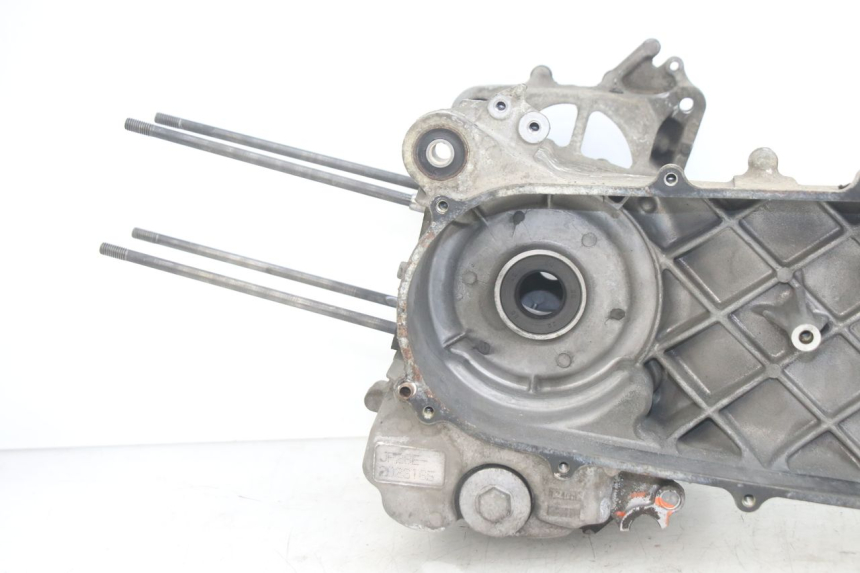 photo de ENGINE BOTTOM CASE HONDA PCX (JF28) 125 (2009 - 2011) - Additional view of the item