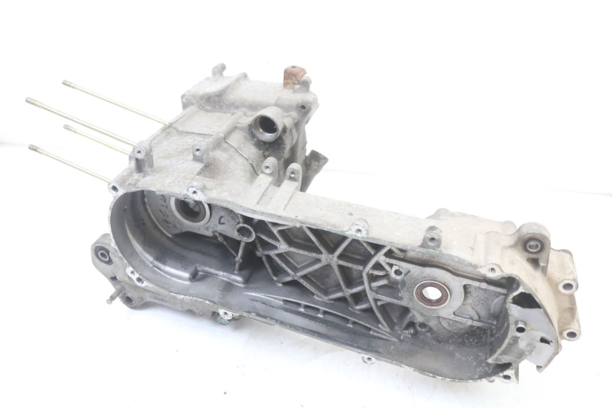 photo de ENGINE CRANKCASE PEUGEOT BELVILLE 125 (2017 - 2021) - High-resolution close-up