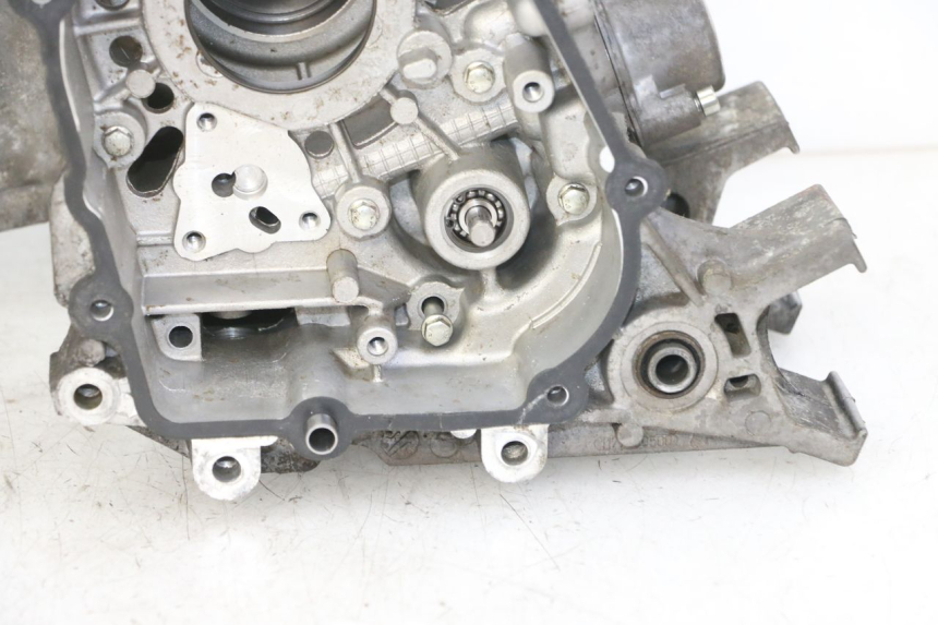 photo de ENGINE CRANKCASE PEUGEOT SATELIS 125 (2013 - 2018) - Surface and material condition