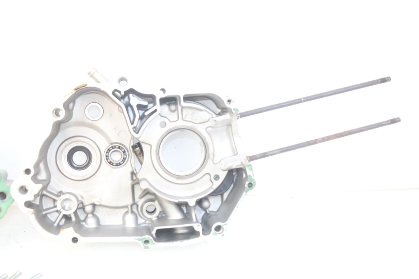 photo de ENGINE BOTTOM CASE YCF PILOT 125 - Spare part profile view