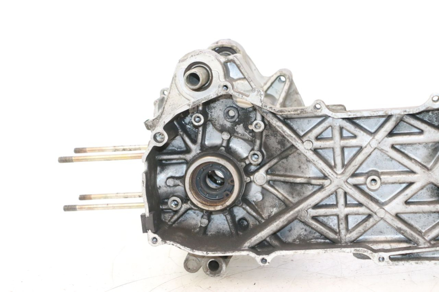 photo de ENGINE CRANKCASE RAZZO QTR 50 (2011 - 2018) - Detailed visual inspection