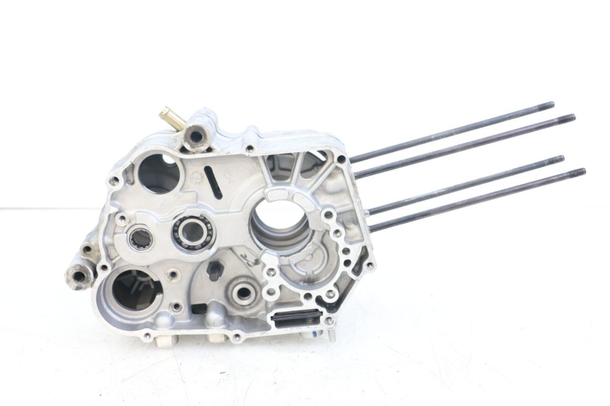 photo de ENGINE CRANKCASE APOLLO RFZ 140 - Surface and material condition